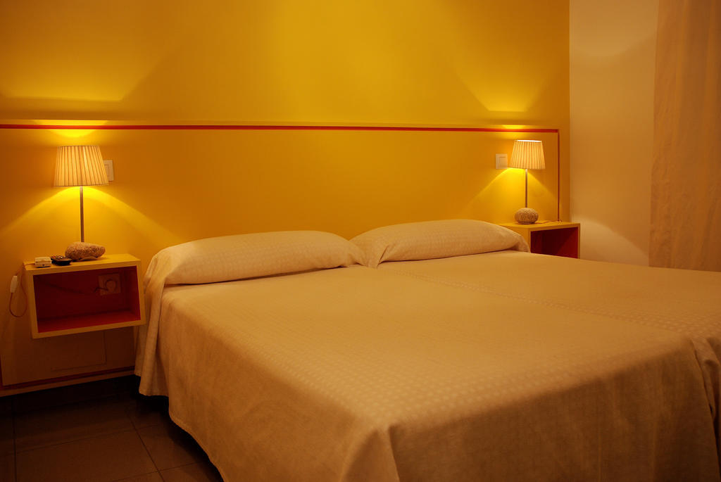 Hostal El Cardenillo Madrigal de la Vera Cameră foto